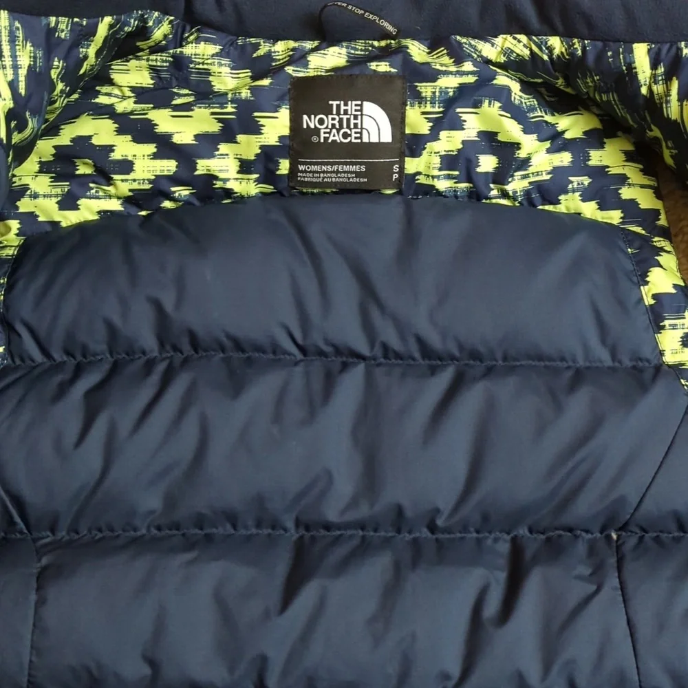 He North Face vest women's size Small - Picture 3 of 5